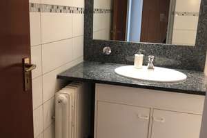 Stilvolle, modernisierte und vollmöblierte 2-Zi-Wohnung mit Balkon und Einbauküche in D – Brunnenstraße 37, 40223 Bilk, Düsseldorf – Vorschaubild 17