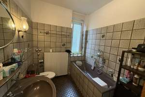 Viel Platz: gut geschnittene 3ZKB mit Balkon, Keller und Stellplatz; Haus in 2025 gedämmt – Detmolder Str. 371, 33605 Stieghorst, Bielefeld – Vorschaubild 7