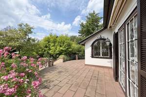 Charaktervolle Villa mit Pool, parkähnlichen Garten und zusätzlichem Grundstück in bevorzugter Lage – Die vollständige Adresse der Immobilie erhältst du vom Anbieter., 30559 Kirchrode, Hannover – Vorschaubild 3
