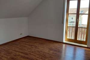 Attraktive 2,5-Zimmer-Dachgeschosswohnung Loggia plus Balkon, TG-Stellplatz, frei, ohne Provision – Zum Schmiedeberg 4, 1156 Gompitz, Dresden – Vorschaubild 12
