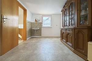 Glücksgriff für Familien und Schrauber. 
8 Zimmer auf 149 m². Plus 251 m² Fläche.
2 große Garagen. – Die vollständige Adresse der Immobilie erhältst du vom Anbieter., 72636 Frickenhausen – Vorschaubild 25