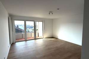 Modernisierte 1-Zimmer-Wohnung mit Balkon und Einbauküche in zentraler Lage