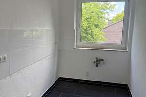 2 Zimmerwohnung mit Balkon sucht nette Mieter! – Meerkamp 30, 45327 Katernberg, Essen – Vorschaubild 2