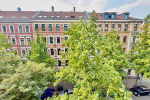 Bezugsfrei: Saniertes Denkmal –  2 Zimmer - 59 m², Balkon, Aufzug & Energieklasse A – 4315 Volkmarsdorf, Leipzig – Vorschaubild 2