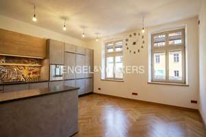 Denkmalgeschützte, stilvoll sanierte Altbau-Residenz mit Aufzug in der Regensburger Innenstadt – Die vollständige Adresse der Immobilie erhältst du vom Anbieter., 93047 Innenstadt, Regensburg – Vorschaubild 5
