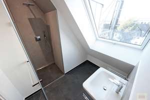 Altbau trifft Moderne: 4-Zimmer Maisonette-Wohnung – Lorettostrasse 45, 40219 Unterbilk, Düsseldorf – Vorschaubild 13