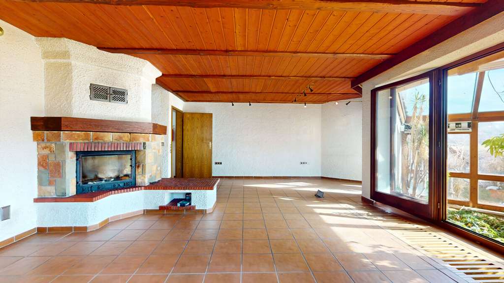 Immobilie in Weissach im Tal - Sanierungsprojekt mit Potenzial –Doppelhaushälfte mit Einliegerwohnung in ruhiger Lage von Weissach  - Bild 2