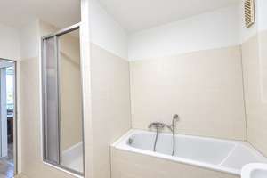 Geräumige 3-Zimmer-Wohnung mit Balkon und idealer Anbindung in ruhiger Lage von Benrath – 40597 Benrath, Düsseldorf – Vorschaubild 15