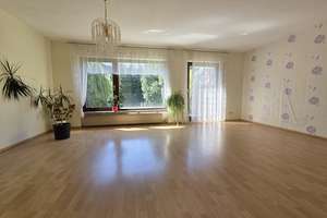 ** WOHNLAGE der EXTRAKLASSE ** idyllisch am Waldrand gelegenes großzügiges RMH direkt zum Bezug ** – Die vollständige Adresse der Immobilie erhältst du vom Anbieter., 90455 Kornburg, Worzeldorf, Nürnberg – Vorschaubild 8