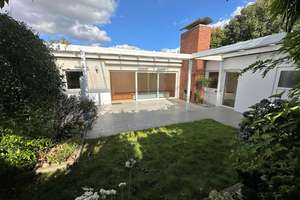 Ruhiger Atrium-End-Bungalow
mit Keller und Garage – Die vollständige Adresse der Immobilie erhältst du vom Anbieter., 22869 Schenefeld – Vorschaubild 1