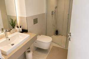 Sonnige, moderne 3 Zimmer Wohnung im Grand Tower und traumhaftem Stadtblick – 60327 Gallus, Frankfurt am Main – Vorschaubild 5