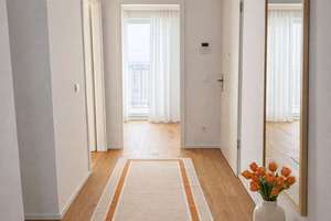 Gut geschnittene 3-Zimmer-Wohnung mit zwei Bädern, Abstellraum und Balkon – Hildegard-Knef-Straße 101, 40549 Heerdt, Düsseldorf – Vorschaubild 2