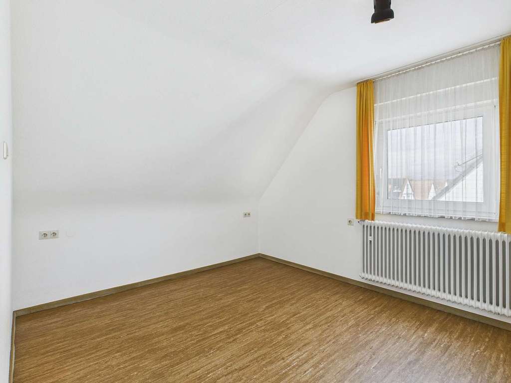 Immobilie in Fellbach - 3-Familienhaus mit Entwicklungschancen – interessante Gelegenheit für Kapitalanleger und Eigennutzer - Bild 4