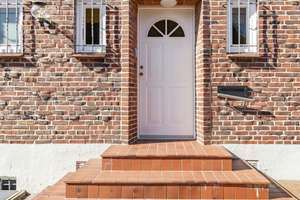 Klassische Eleganz trifft Wohnqualität – Einfamilienhaus in begehrter Flensburger Lage – Die vollständige Adresse der Immobilie erhältst du vom Anbieter., 24939 St. Gertrud, Flensburg – Vorschaubild 3