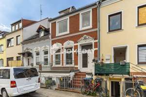 Mehrfamilienhaus mit Garten – Souterrain vermietet, Hochparterre und Dachgeschoss frei verfügbar – Die vollständige Adresse der Immobilie erhältst du vom Anbieter., 28199 Hohentor, Bremen – Vorschaubild 1