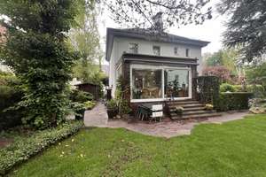 Familienidyll in Berlin-Lankwitz – Gepflegtes Einfamilienhaus mit parkähnlichem Garten – Die vollständige Adresse der Immobilie erhältst du vom Anbieter., 12247 Lankwitz, Berlin – Vorschaubild 8