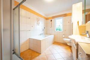 Wohnglück auf einer Ebene – Winkelbungalow mit Südterrasse und Kamin – Die vollständige Adresse der Immobilie erhältst du vom Anbieter., 39218 Schönebeck (Elbe) – Vorschaubild 4