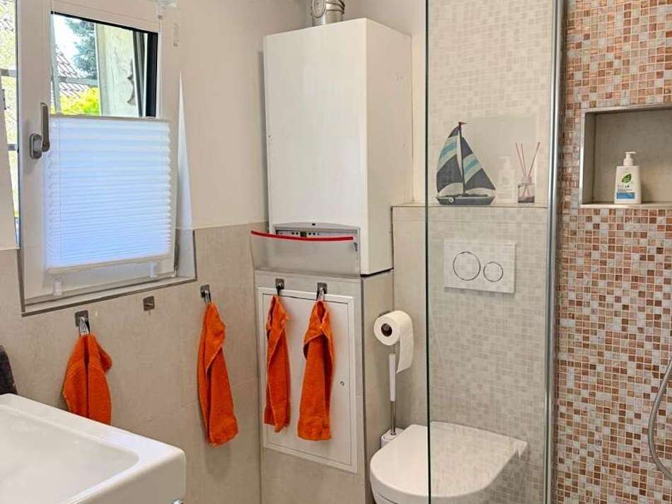 Vorderhaus Badezimmer