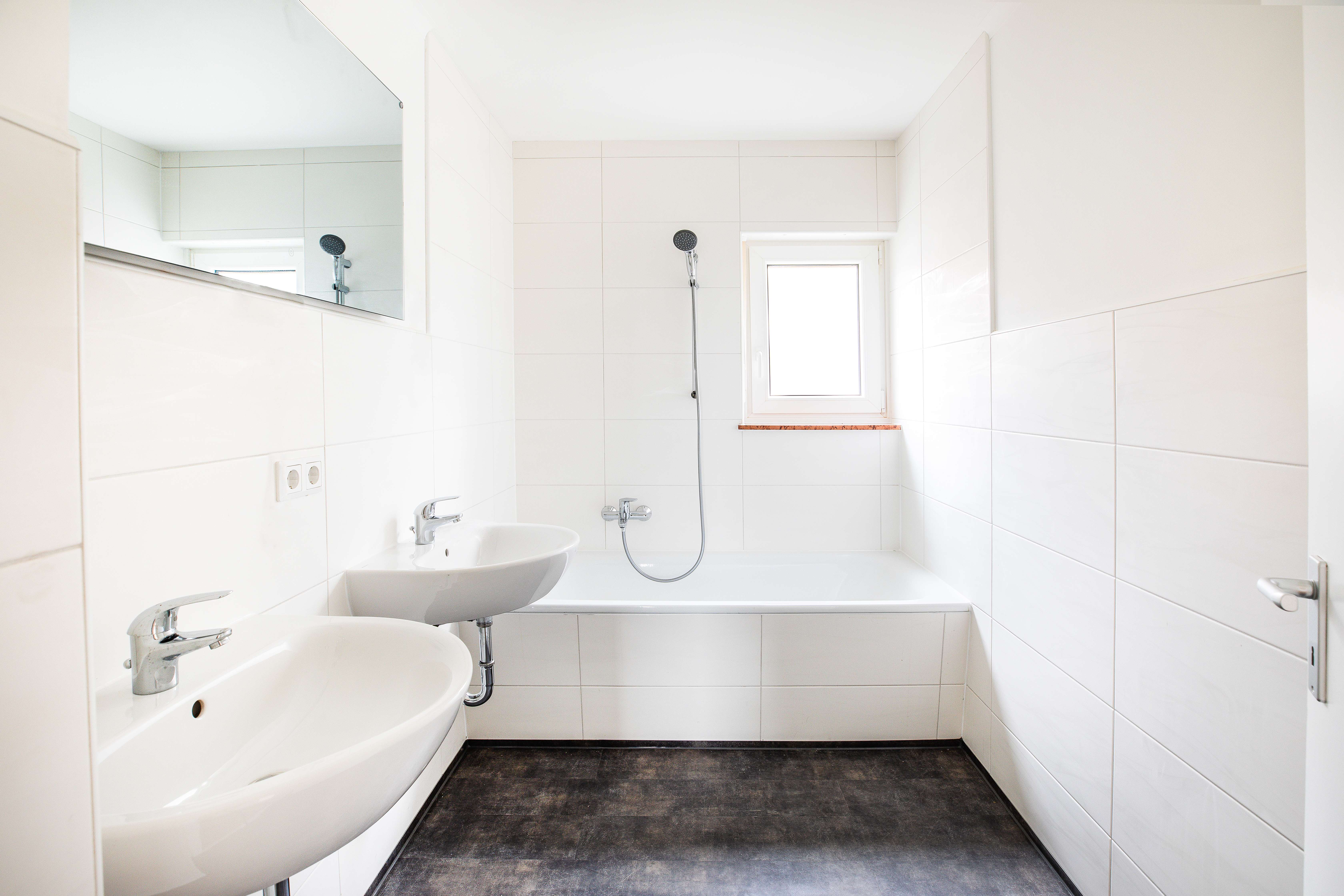 Immobilie in Eckersdorf - Sanierte 5-Zimmer-Wohnung auf 2 Ebenen mit Balkon, Garage und Gartenanteil - Bild 5