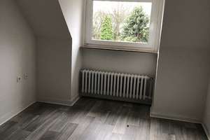 Singles aufgepasst! Schnuckeliges renoviertes Dachgeschoss! – Bismarckstr. 99, 46047 Borbeck, Oberhausen – Vorschaubild 3