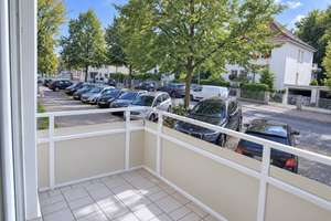 Schöne 3-Zi-Wohnung mit zwei Balkonen und Stellplatz – 60431 Ginnheim, Frankfurt am Main – Vorschaubild 3