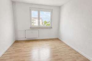 Helle 2-Raum-Wohnung mit sonnigem Balkon - ohne Makler – 7552 Bieblach-Ost, Gera – Vorschaubild 3