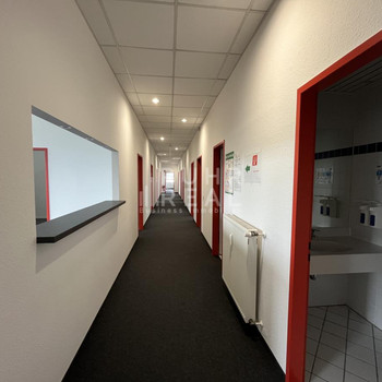 Provisionsfrei | 430 m² | Stellplätze | Sofortbezug