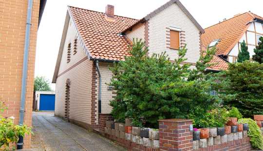 Bild von Einfamilienhaus mit Garage in zentraler Lage von Groß Lafferde