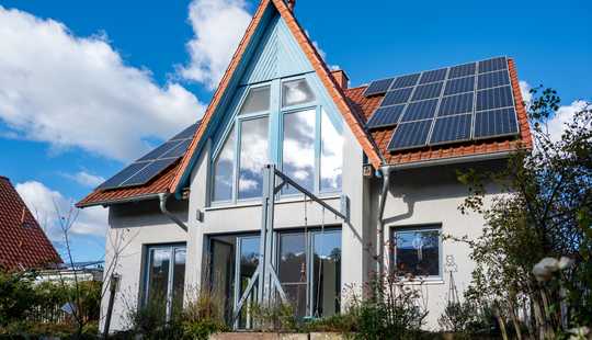 Bild von Ideal für Familien: Großzügiges Einfamilienhaus mit Doppelgarage