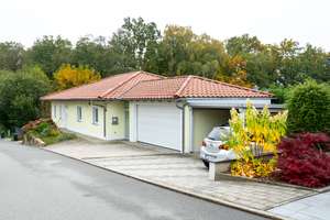Zweifamilienhaus zu verkaufen – Perfekt für Eigennutzer & Investoren – Die vollständige Adresse der Immobilie erhältst du vom Anbieter., 94034 Patriching, Passau – Vorschaubild 1