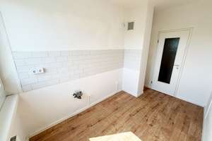 Balkon, Lift und Dusche // 2-Zi.-Whg. in Leubnitz – Feuerbachstraße 38, 1219 Leubnitz-Neuostra, Dresden – Vorschaubild 11