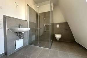Wohnen im Neubau: Moderne 3-Zimmer-Dachgeschosswohnung mit Loggia – Kreuzstraße 23, 4103 Zentrum-Ost, Leipzig – Vorschaubild 4