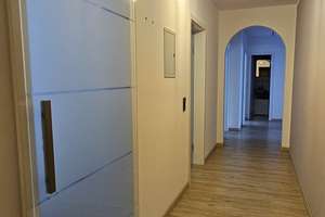 Gepflegte 4-Zimmer-Wohnung mit zwei Balkonen in Karlsruhe-Wolfartsweier – Die vollständige Adresse der Immobilie erhältst du vom Anbieter., 76228 Wolfartsweier, Karlsruhe – Vorschaubild 7