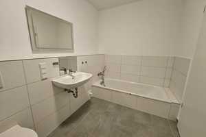 SOFORT FREI! Reihenmittelhaus (4,5 Zi.) mit Vollbad, G-WC, Garten und Terrasse – Osterholz (Kreis) – Vorschaubild 13