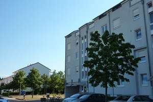 Lichtdurchflutete Dreizimmerwohnung in ruhiger Lage beim Badeniaplatz von Privat