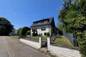 Ein Haus mit vielen Möglichkeiten – Zweifamilienhaus in begehrter Lage von Solingen-Gräfrath – Die vollständige Adresse der Immobilie erhältst du vom Anbieter., 42653 Gräfrath, Solingen – Vorschaubild 2