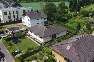 Idyllisch gelegener Bungalow am Feldrand-Platz für die ganze Familie | neuwertige Gastherme – Die vollständige Adresse der Immobilie erhältst du vom Anbieter., 65428 Rüsselsheim am Main – Vorschaubild 1