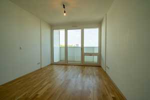 Lichtdurchflutete 2-Zimmer-Wohnung mit umlaufendem Südost-Balkon – Regensburg – Vorschaubild 4