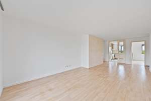 Renovierte 4-Zimmer-Wohnung mit Süd-Balkon in zentraler Lage – Die vollständige Adresse der Immobilie erhältst du vom Anbieter., 80939 Freimann, München – Vorschaubild 2
