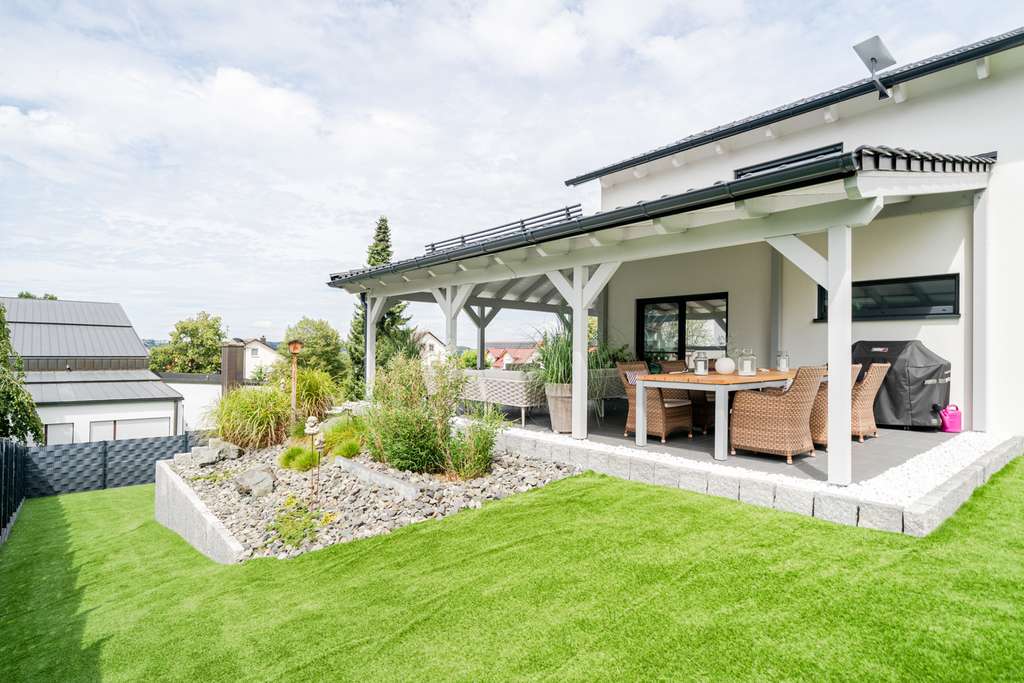 Immobilie in Burtenbach - MODERNES WOHNGLÜCK – Energieeffizientes Traumhaus mit Pool - Bild 2