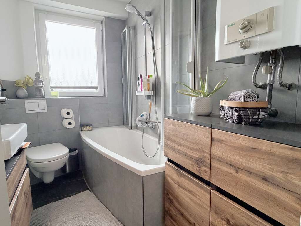 Immobilie in Kaufbeuren - vermietete Wohnung in solider Beschaffenheit - Bild 1