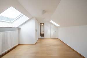 In sehr guter Lage: Gepflegtes Haus mit drei großen Wohneinheiten auf weitläufigem Grundstück – Die vollständige Adresse der Immobilie erhältst du vom Anbieter., 60599 Sachsenhausen-Süd, Frankfurt am Main – Vorschaubild 14
