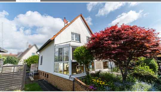 Bild von Freistehendes Einfamilienhaus mit ca. 111 m² Fläche für Liebhaber mit Visionen in Dreieich