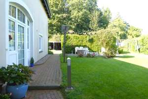 KIEL-HOLTENAU: Großzügige und freiwerdende 4,5-Zimmer-Wohnung über 2 Ebenen mit Loggia und Carport – Immelmannstraße 13, 24159 Holtenau, Kiel – Vorschaubild 5