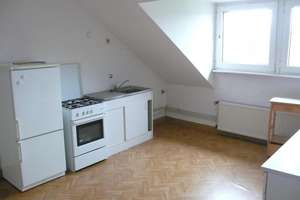 2 Zimmer Dachgeschoßwohnung FH 5 Min Stadtnähe mit eingericht. Küche, Bad und Glasfaseranschluß – Brunnenstr. 53, 41069 Dahl, Mönchengladbach – Vorschaubild 2