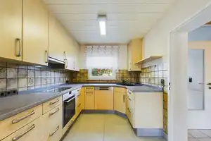 Gepflegtes Einfamilienhaus mit Platz für die ganze Familie | Große Doppelgarage, EBK & neues Bad – Heilbronn (Kreis) – Vorschaubild 12