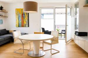 Lichtdurchflutete 2-Zimmerwohnung mit Süd-/Westbalkon in Feldmoching
