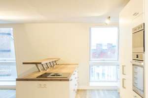 HOMESK - 4-Zimmer-DG-Maisonette-Wohnung mit Aufzug und EBK direkt am U-Bhf. Eberswalder Straße – Schönhauser Allee 143, 10435 Prenzlauer Berg, Berlin – Vorschaubild 2