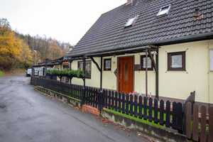 Einfamilienhaus mit 4 Schlafzimmern & Garage in ruhiger Höhenlage von Werdohl sucht neue Eigentümer! – Märkischer Kreis – Vorschaubild 2