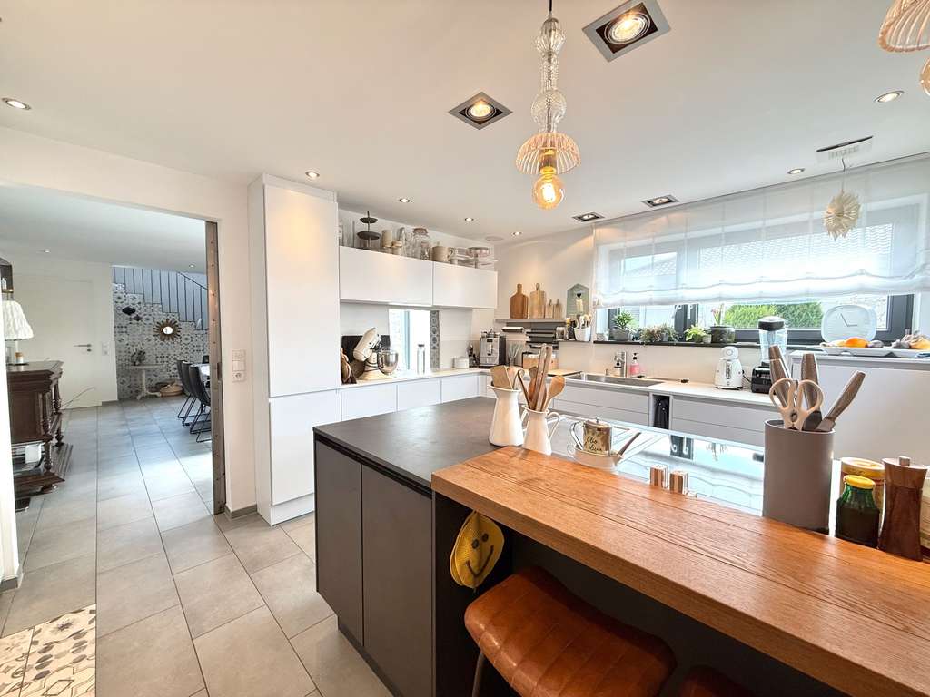 Immobilie in Neuenstein - Stilvolles Einfamilienhaus in gewachsenem Wohngebiet - Bild 4